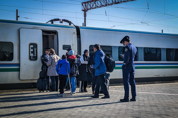 «Afrosiyob» poyezdi biror yil daromad ko‘rib ishlamagan – «O‘zbekiston temiryo‘llari» raisi.